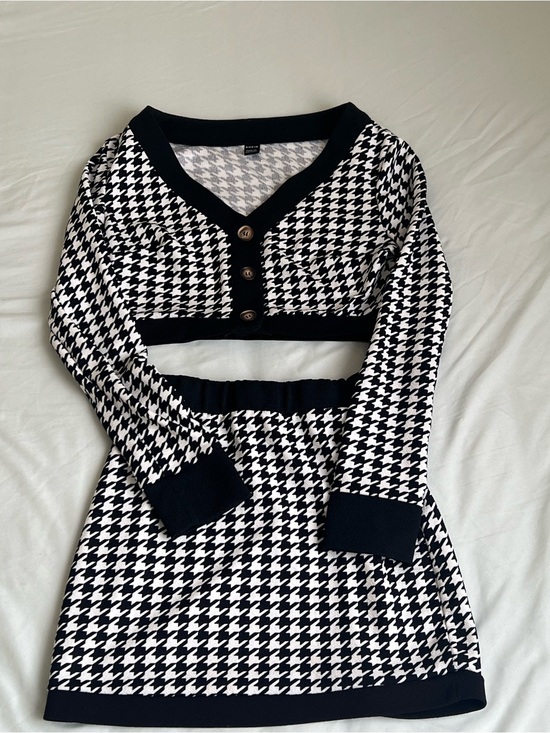 SHEIN Dresses & Skirts - SHEIN Black and White Houndstooth Crop Cardigan and Skirt Set